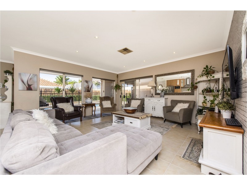 16 Arrowsmith Avenue, Ellenbrook WA 6069