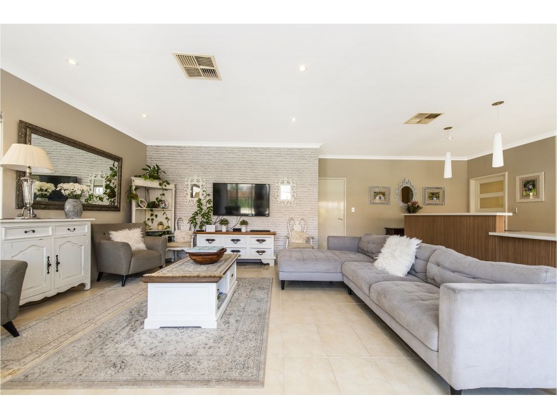 16 Arrowsmith Avenue, Ellenbrook WA 6069