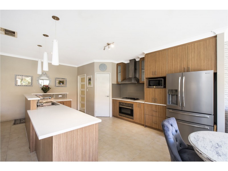 16 Arrowsmith Avenue, Ellenbrook WA 6069
