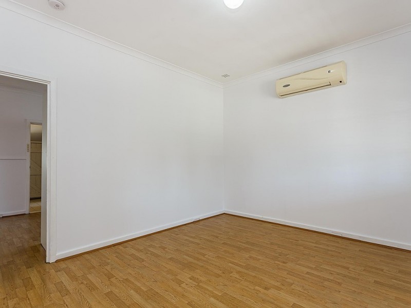 50 Crabtree Way, Medina WA 6167