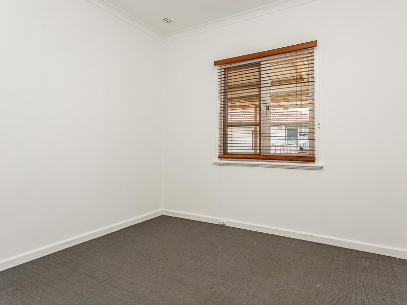 50 Crabtree Way, Medina WA 6167