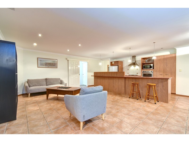 17 Innesvale Way, Carramar WA 6031