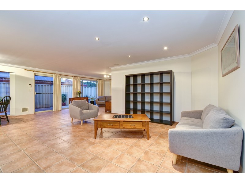 17 Innesvale Way, Carramar WA 6031