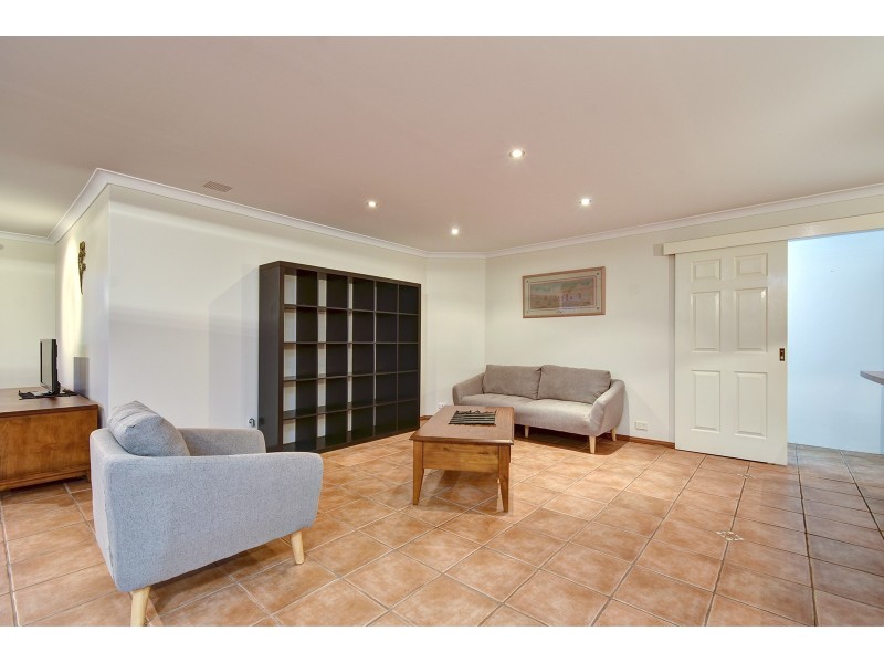 17 Innesvale Way, Carramar WA 6031