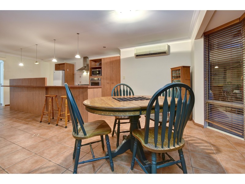 17 Innesvale Way, Carramar WA 6031