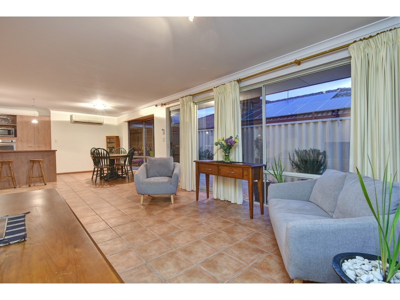 17 Innesvale Way, Carramar WA 6031