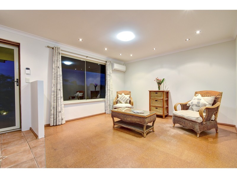 17 Innesvale Way, Carramar WA 6031