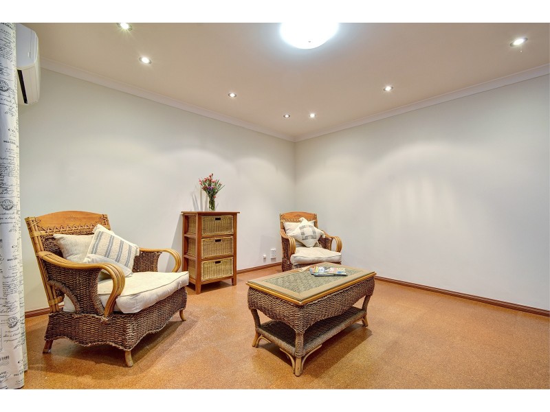 17 Innesvale Way, Carramar WA 6031