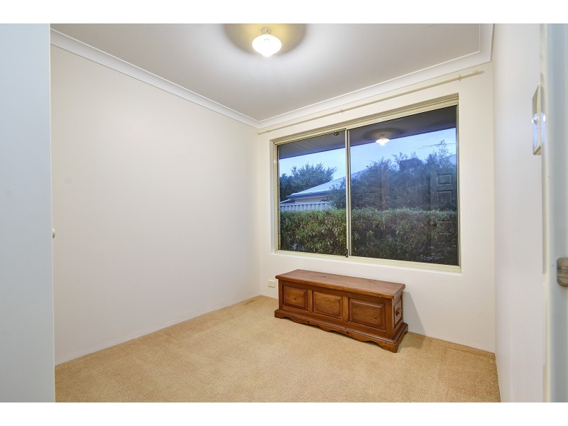 17 Innesvale Way, Carramar WA 6031