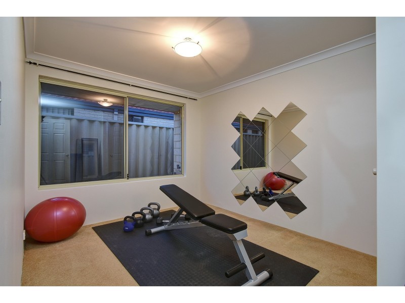 17 Innesvale Way, Carramar WA 6031