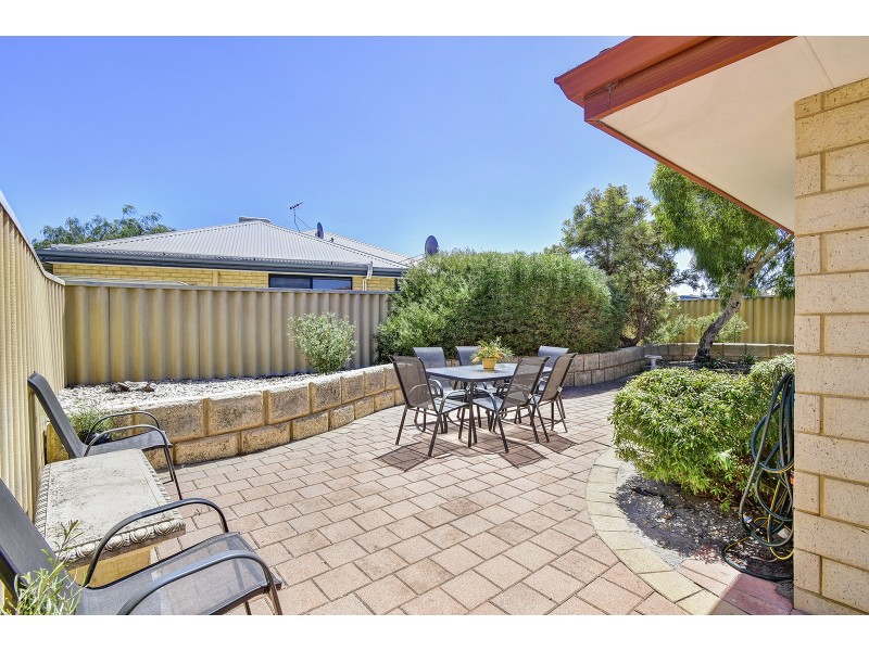 17 Innesvale Way, Carramar WA 6031