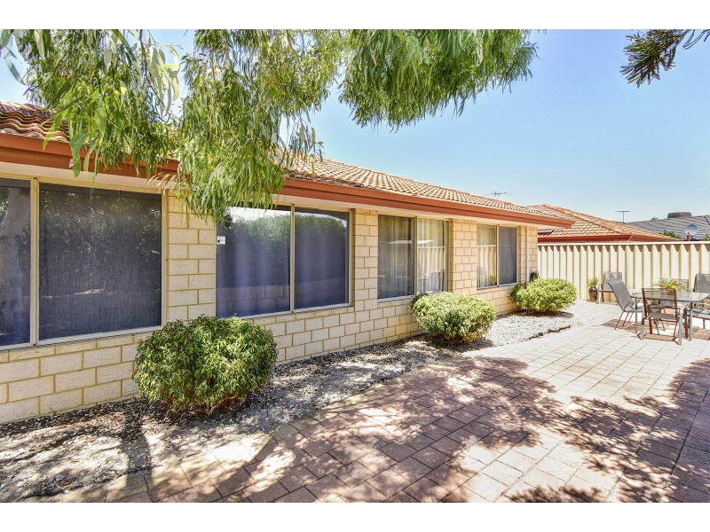 17 Innesvale Way, Carramar WA 6031