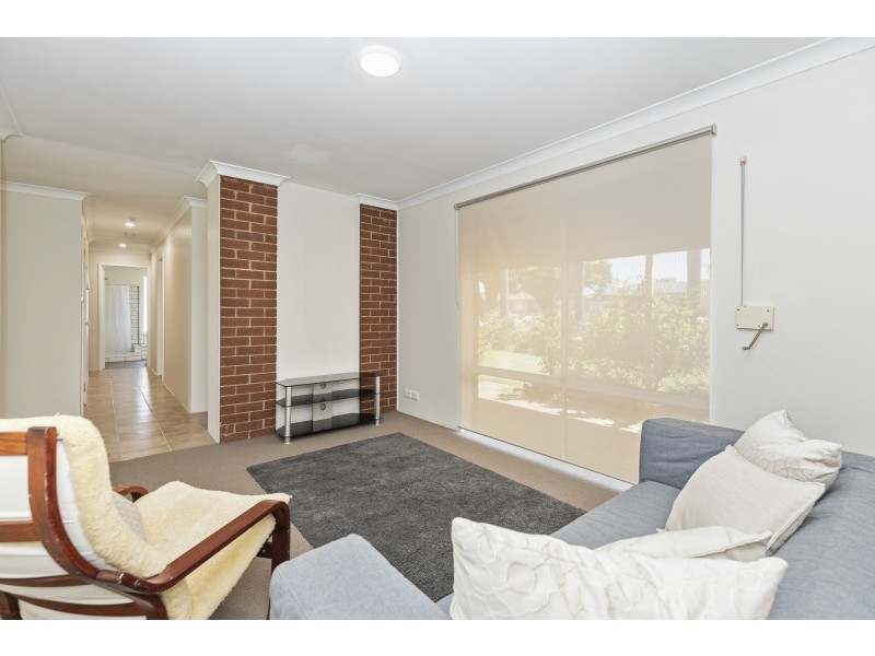 8 Salisbury Road, Beechboro WA 6063