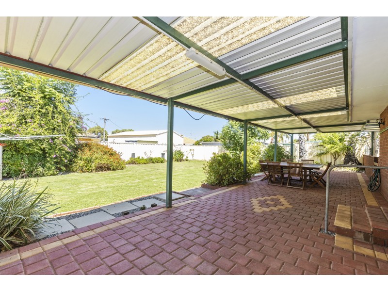 8 Salisbury Road, Beechboro WA 6063