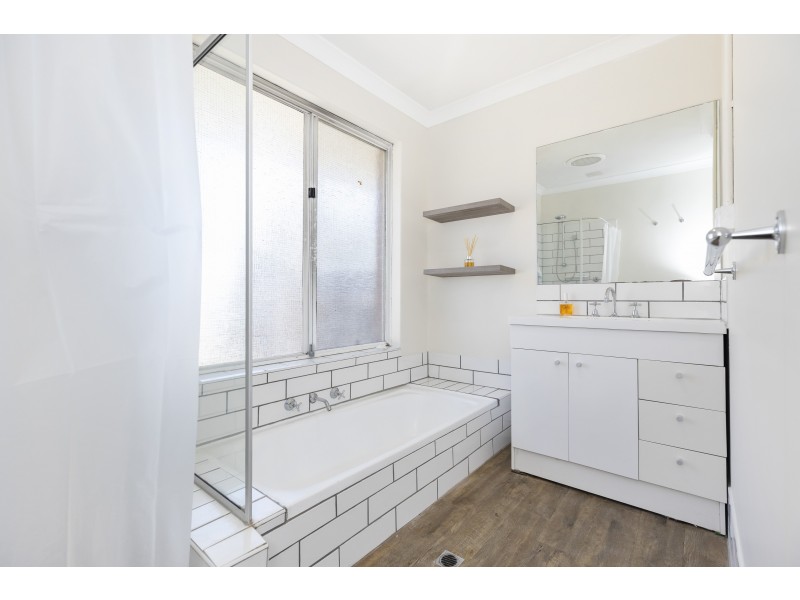 8 Salisbury Road, Beechboro WA 6063