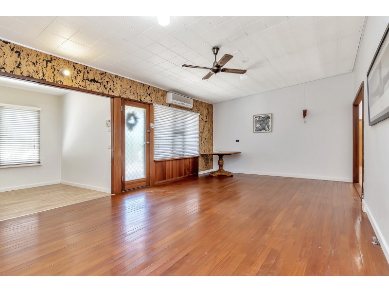 12 Murray Crescent, Halls Head WA 6210