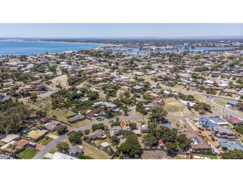 12 Murray Crescent, Halls Head WA 6210