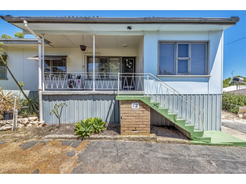 12 Murray Crescent, Halls Head WA 6210