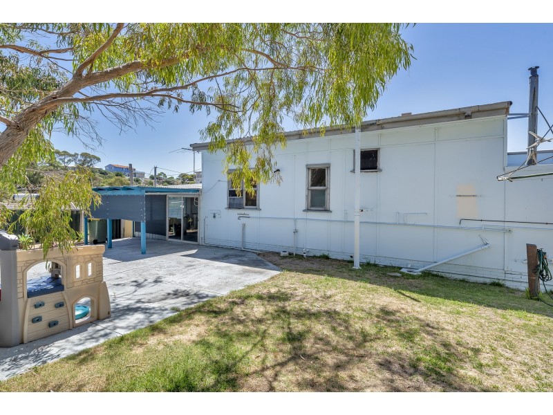 12 Murray Crescent, Halls Head WA 6210