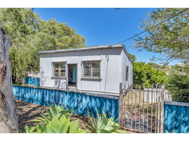 12 Murray Crescent, Halls Head WA 6210