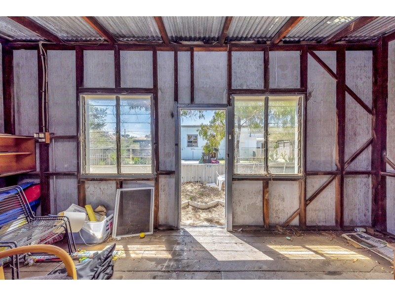 12 Murray Crescent, Halls Head WA 6210