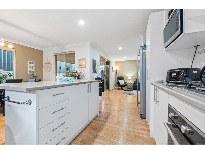 18 Paludosa Link, Banksia Grove WA 6031