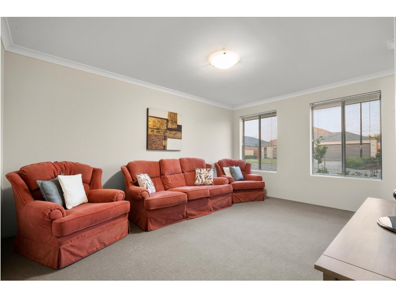 18 Elemi Bend, Atwell WA 6164