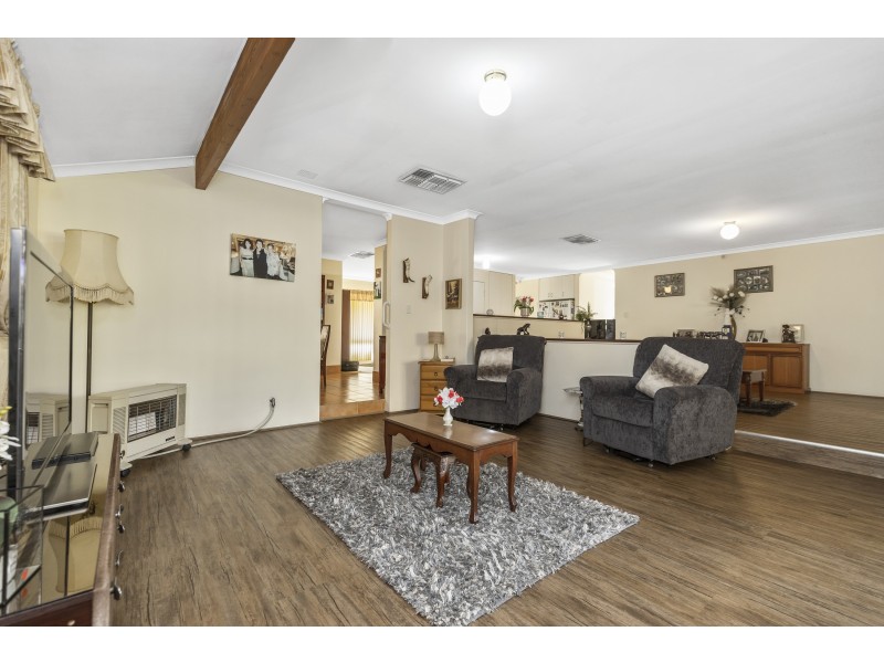 16 Pentecost Avenue, Beechboro WA 6063