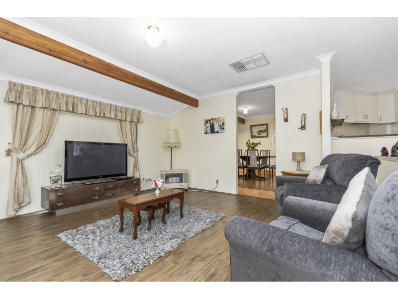 16 Pentecost Avenue, Beechboro WA 6063