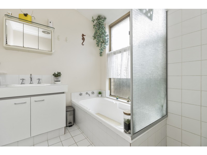 16 Pentecost Avenue, Beechboro WA 6063