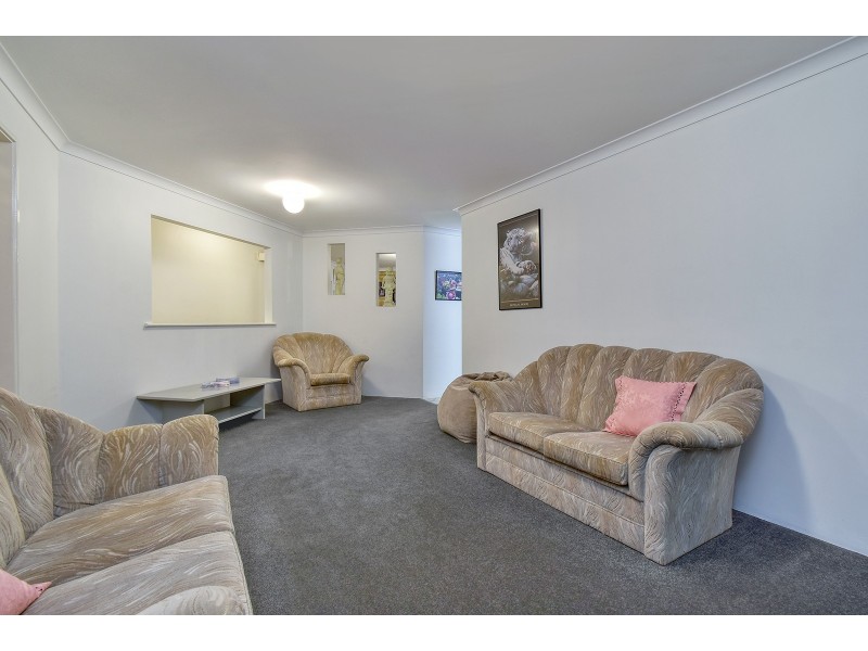 22 Mallina Circuit, Carramar WA 6031