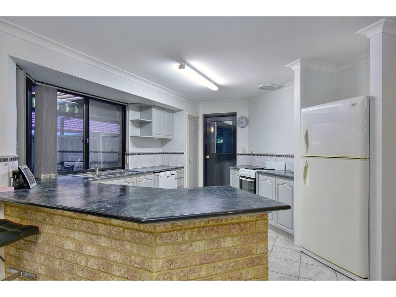 22 Mallina Circuit, Carramar WA 6031