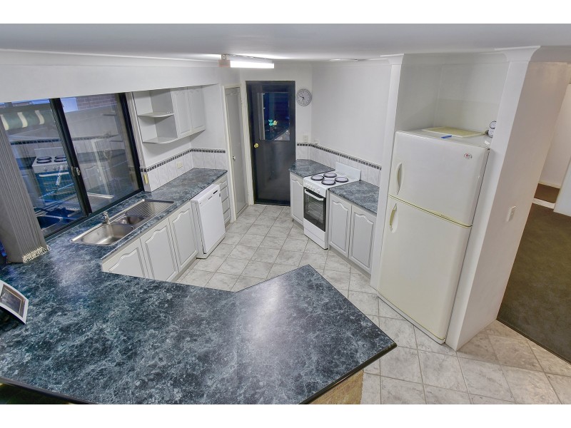 22 Mallina Circuit, Carramar WA 6031