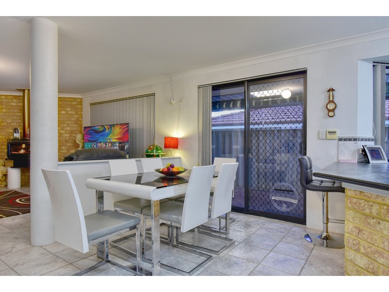 22 Mallina Circuit, Carramar WA 6031