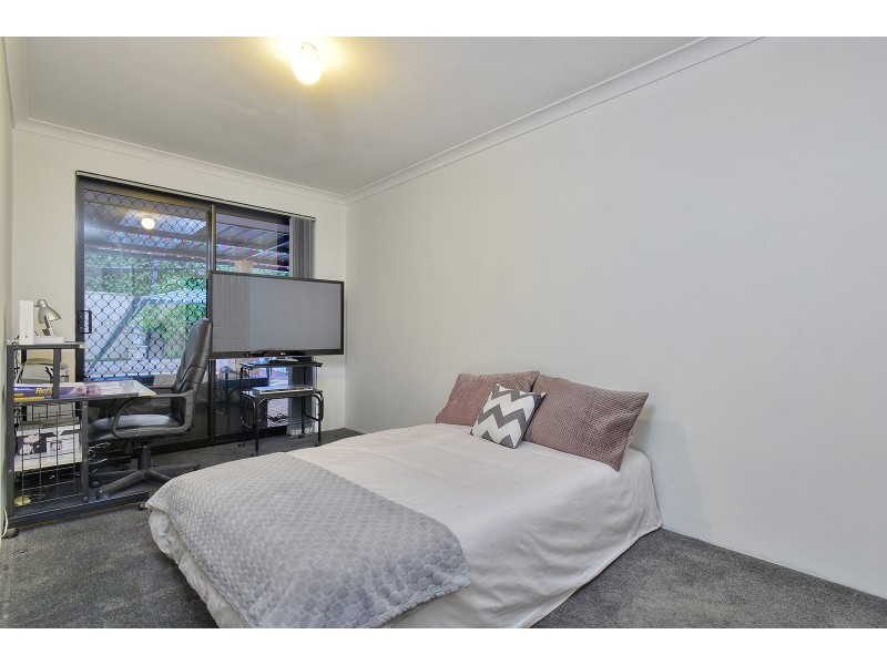 22 Mallina Circuit, Carramar WA 6031