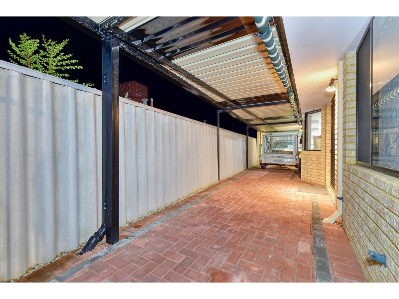 22 Mallina Circuit, Carramar WA 6031