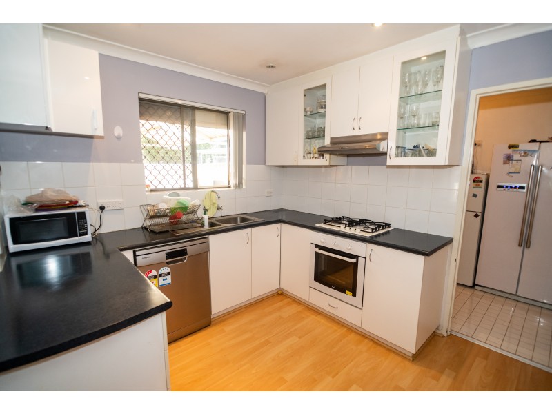 20L Roxwell Way, Girrawheen WA 6064