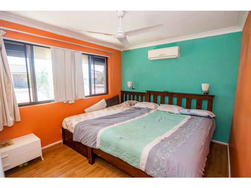 20L Roxwell Way, Girrawheen WA 6064