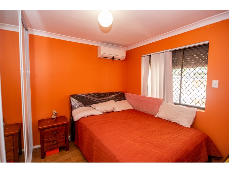 20L Roxwell Way, Girrawheen WA 6064