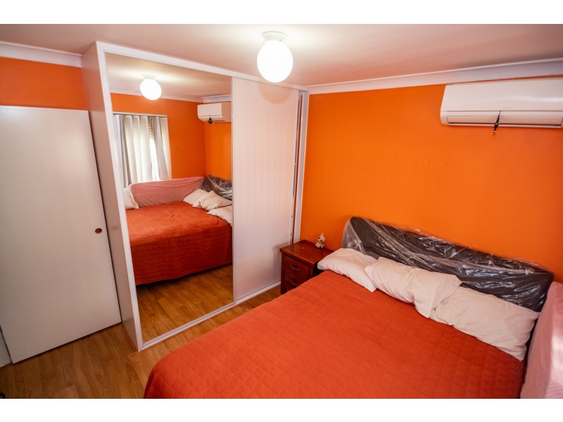 20L Roxwell Way, Girrawheen WA 6064