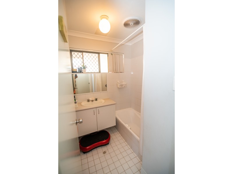 20L Roxwell Way, Girrawheen WA 6064