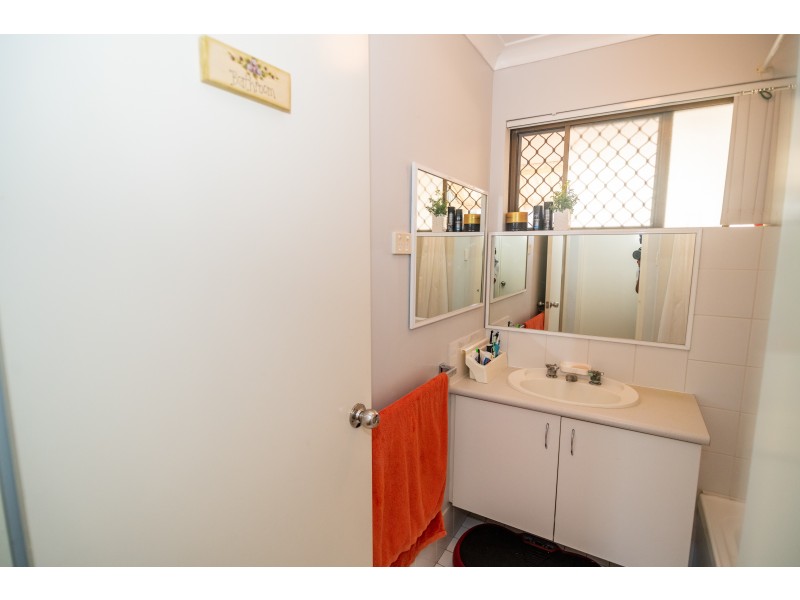 20L Roxwell Way, Girrawheen WA 6064