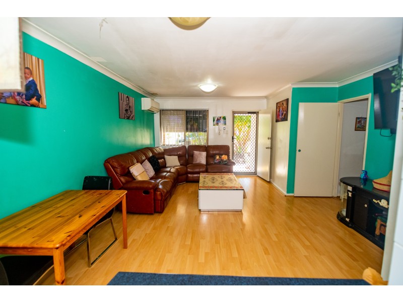 20L Roxwell Way, Girrawheen WA 6064