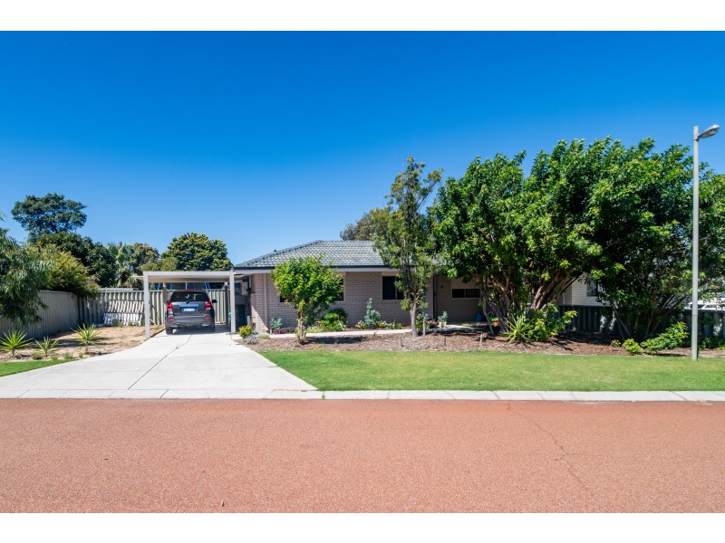 20L Roxwell Way, Girrawheen WA 6064