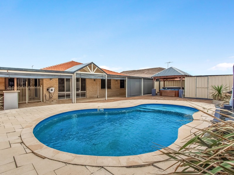25 St Ettiene Gardens, Port Kennedy WA 6172