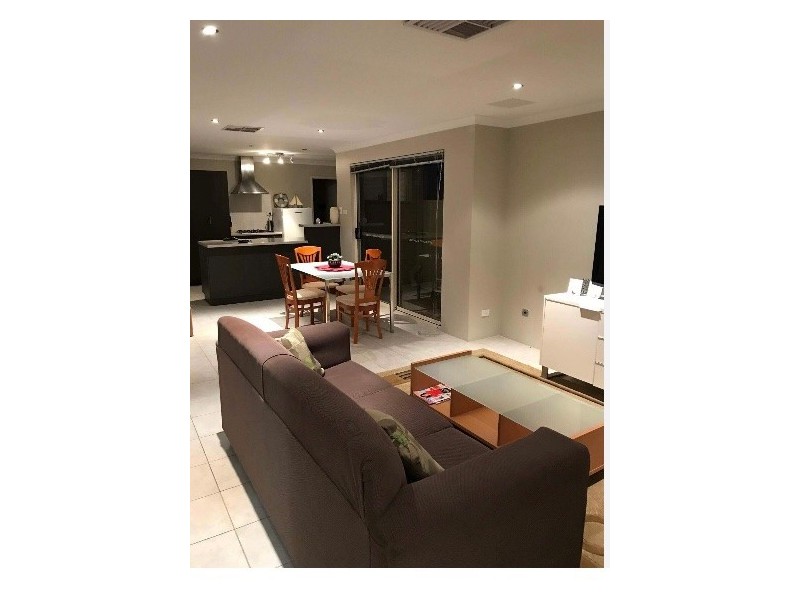 77 Walderton Avenue, Balga WA 6061