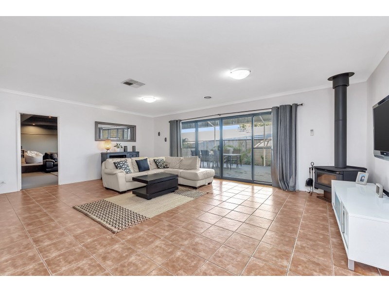 38 Montego Way, Halls Head WA 6210