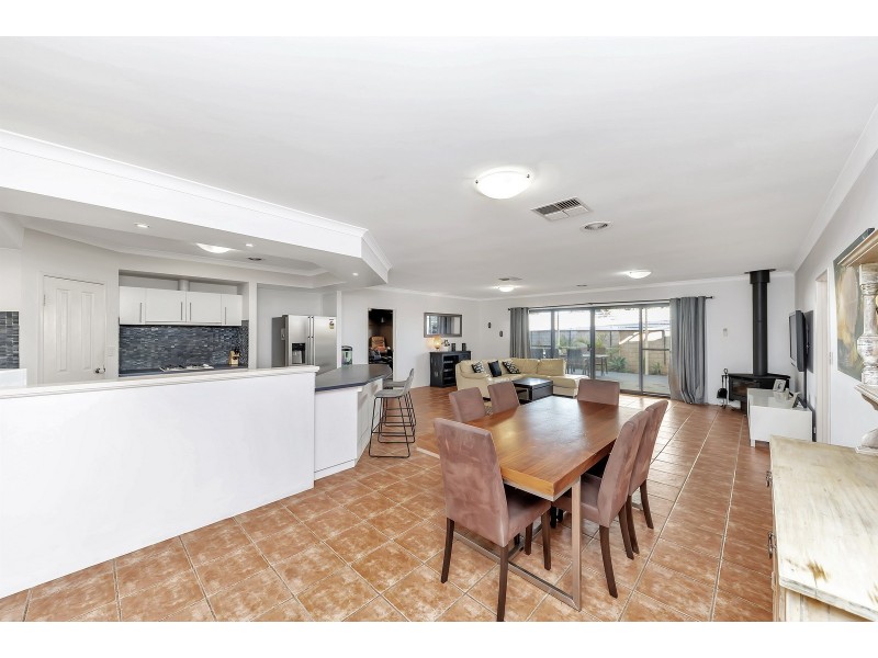 38 Montego Way, Halls Head WA 6210