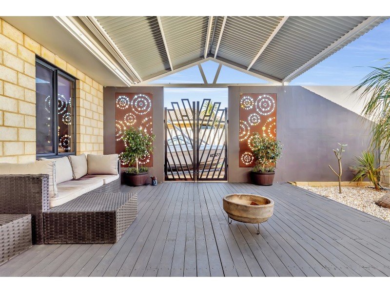 38 Montego Way, Halls Head WA 6210