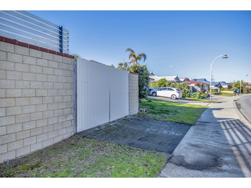 38 Montego Way, Halls Head WA 6210